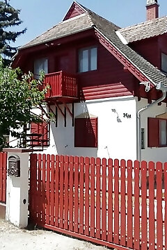 Meseházikó Agárd