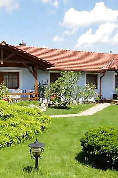 Familie Magyar Apartman Kék Ház Zalakaros