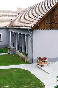 Bagolyvár Apartmanház Kétbodony