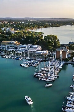 Hotel Yacht Wellness & Business Siófok