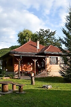 Halháza Vendégház Sirok