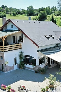 Borkúti Panzió és Apartman Balatonföldvár-kőröshegy