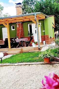 Fióna Kunyhója Apartmanház Gyopárosfürdő