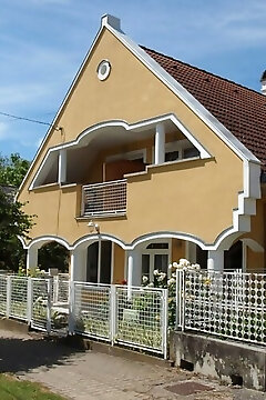 Sárga Rózsa Apartmanház Balatongyörök