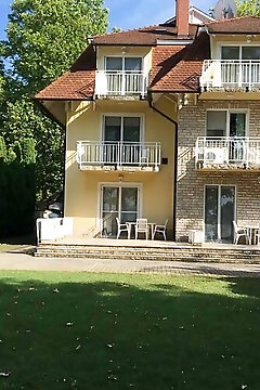 Platán Apartmanház Balatonföldvár