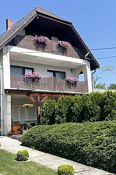 Gyöngyház Apartman Balatongyörök