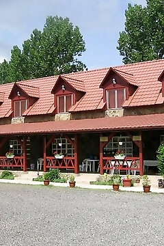 Hernád-party Üdülőház & Camping Pere