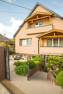 Tiffany Apartman Jenő