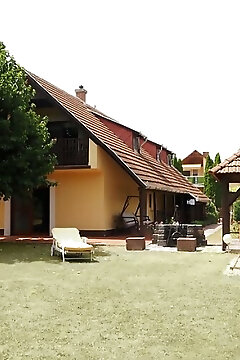 Balatonalmádi - Balatoni Ház