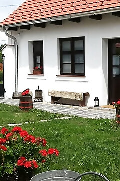 Szent Iván Vendégház Tata
