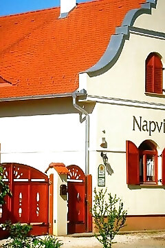 Napvirág Vendégház Zsira