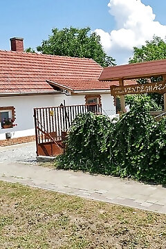 Lukács és Szabó Vendégházak Egyek