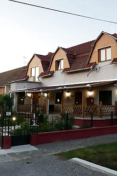 Vadrózsa Vendégház Botykapeterd
