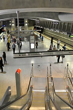 Kálvin Téri Metrómegálló