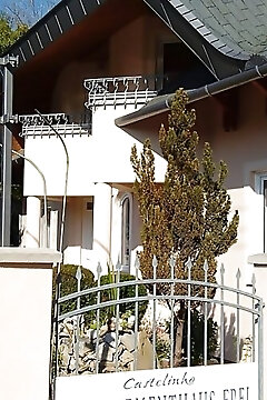 Castelinho Apartmanház Gyenesdiás