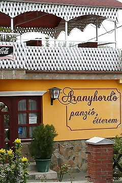 Aranyhordó Panzió és Étterem Pere